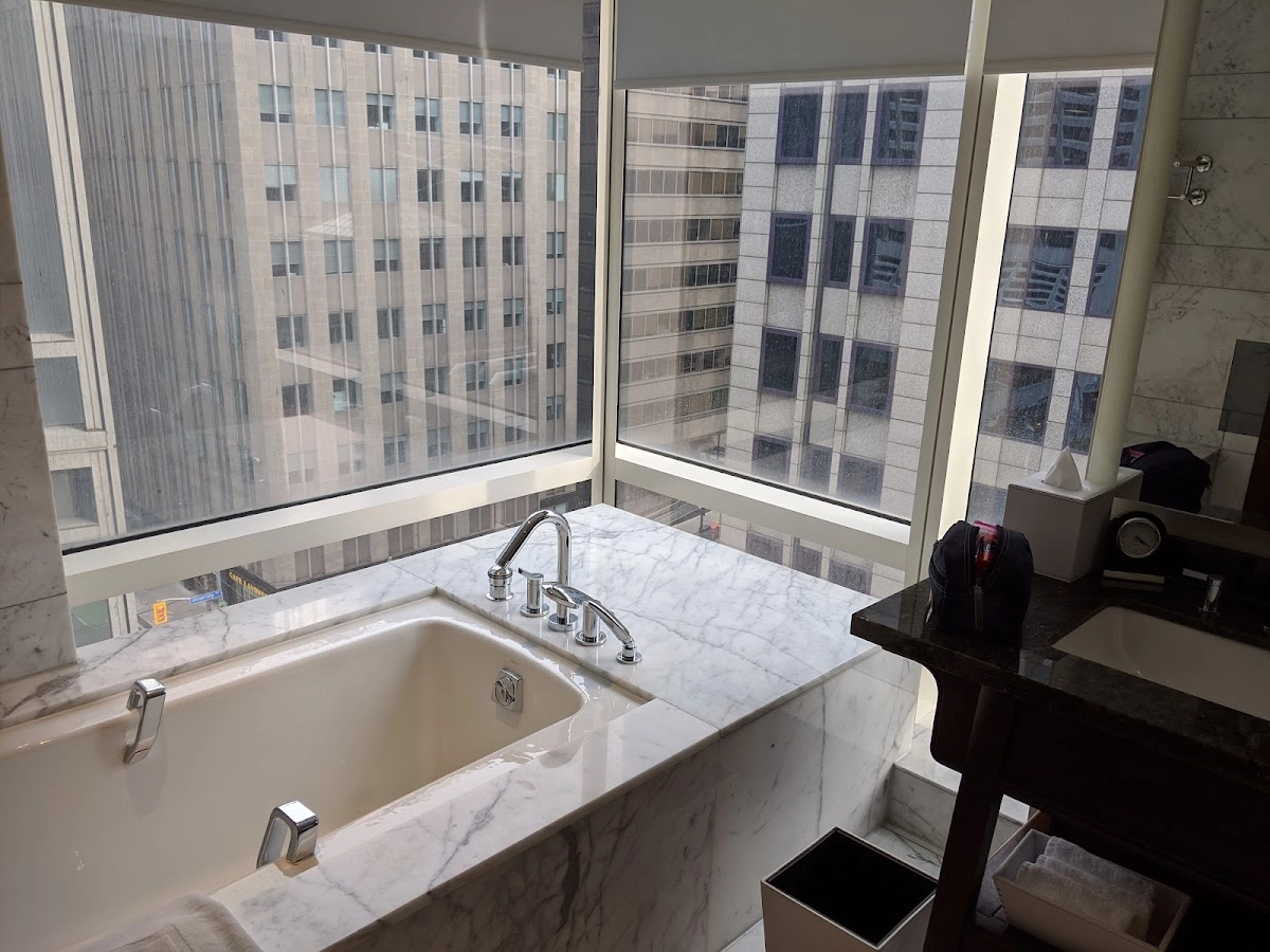 Shangri-La Hotel, Toronto 3