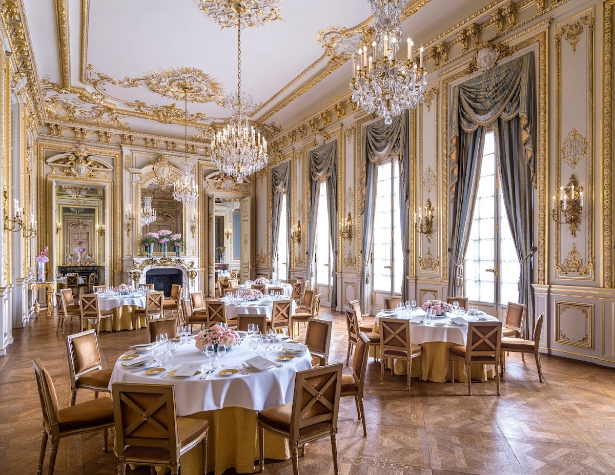 Shangri-La Paris 4
