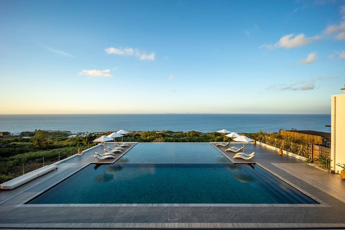 One Suite THE GRAND 3